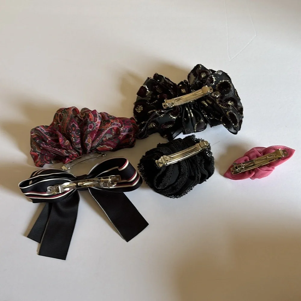 5 hair clip-ons